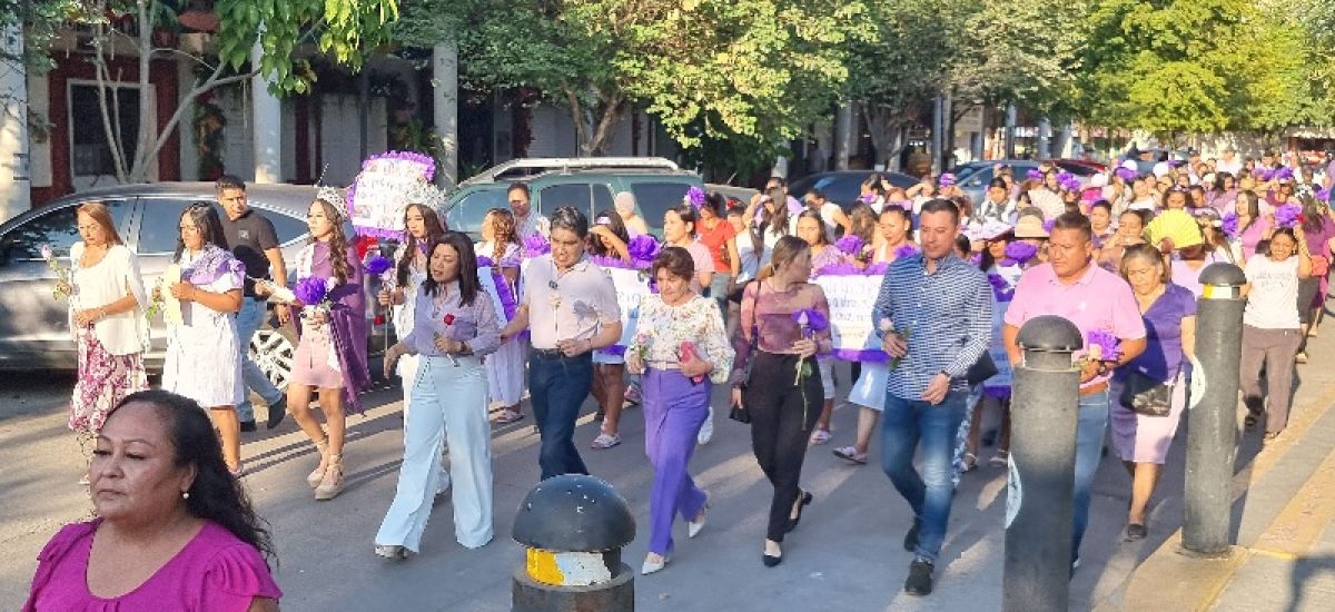 Luciernaga noticias | Marcha en Huetamo po...