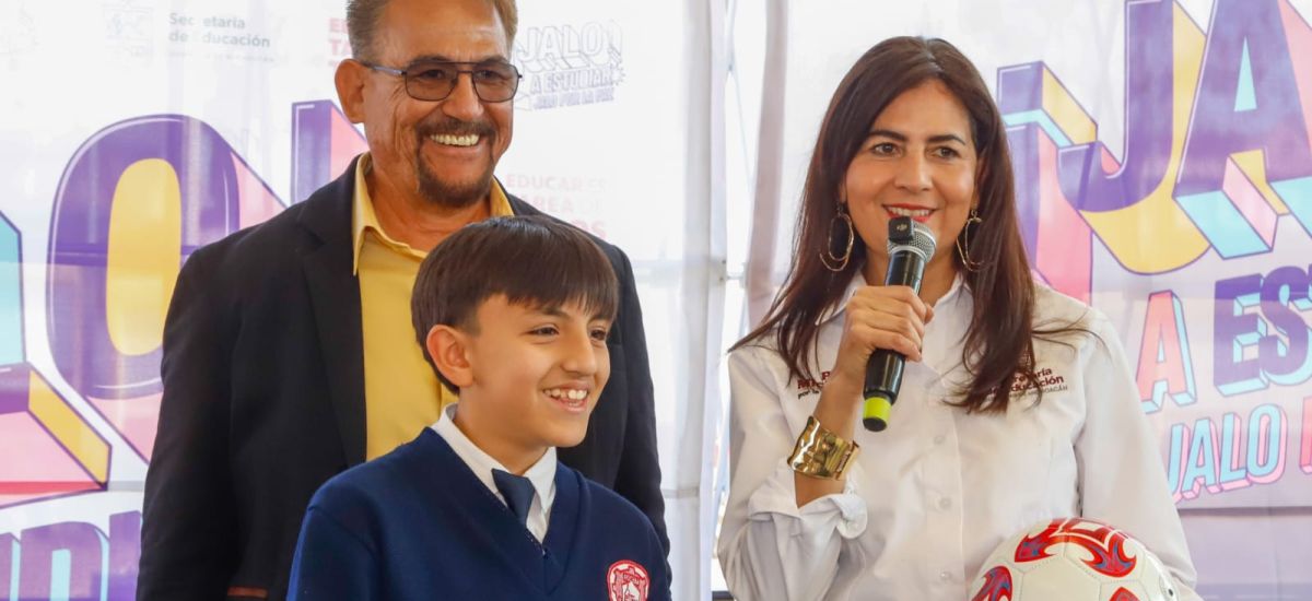 Luciernaga noticias | Director, el balón e...