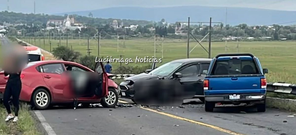 Luciernaga noticias | Ch0qu3 de tres autos...