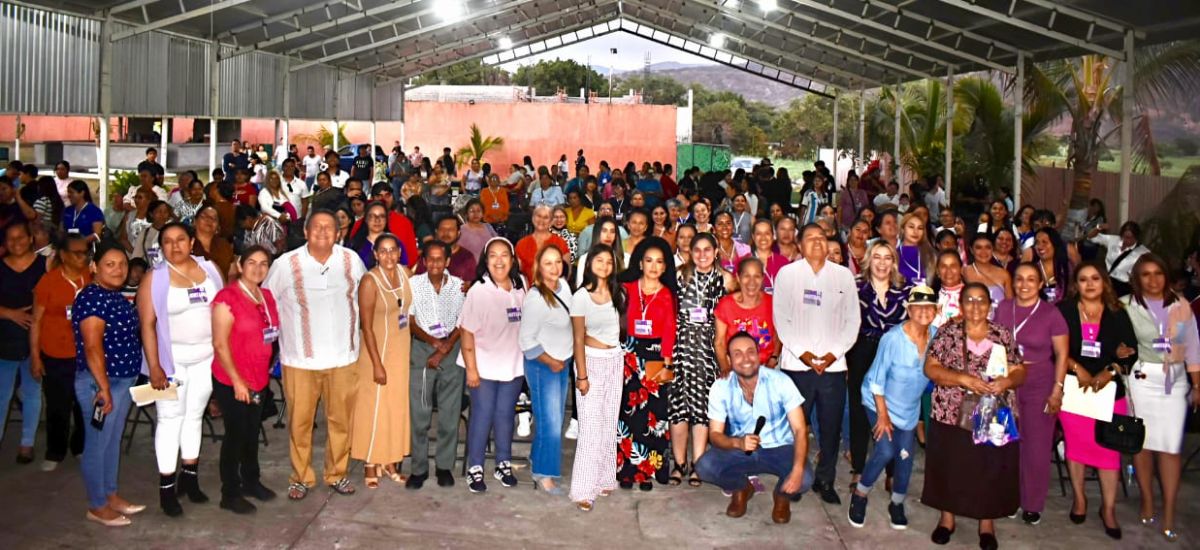 Luciernaga noticias | Se reúne Liliana Car...