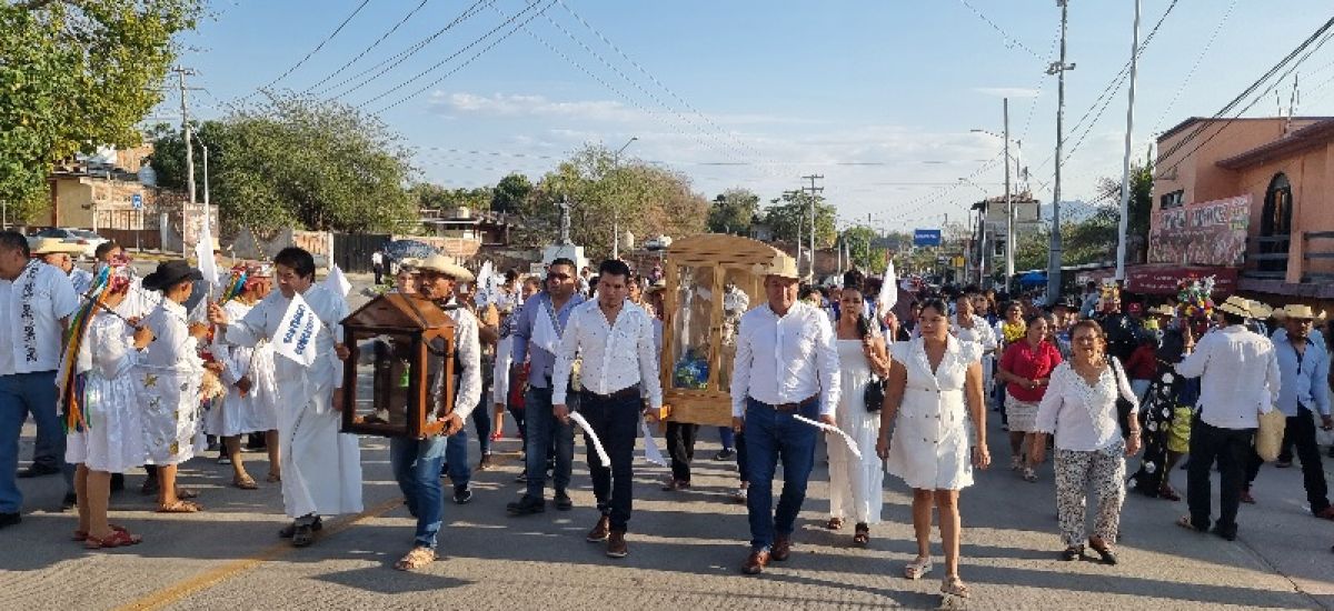 Luciernaga noticias | Cútzeo y Santiago Co...