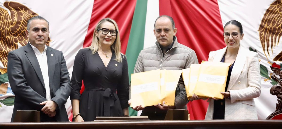 Luciernaga noticias | Entregan al Congreso...