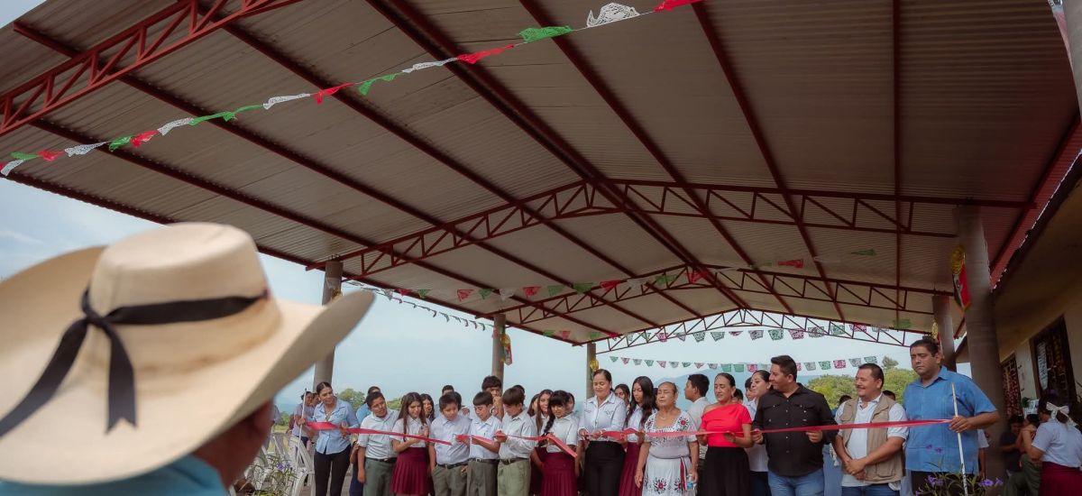 Luciernaga noticias | Aralia Saucedo entre...