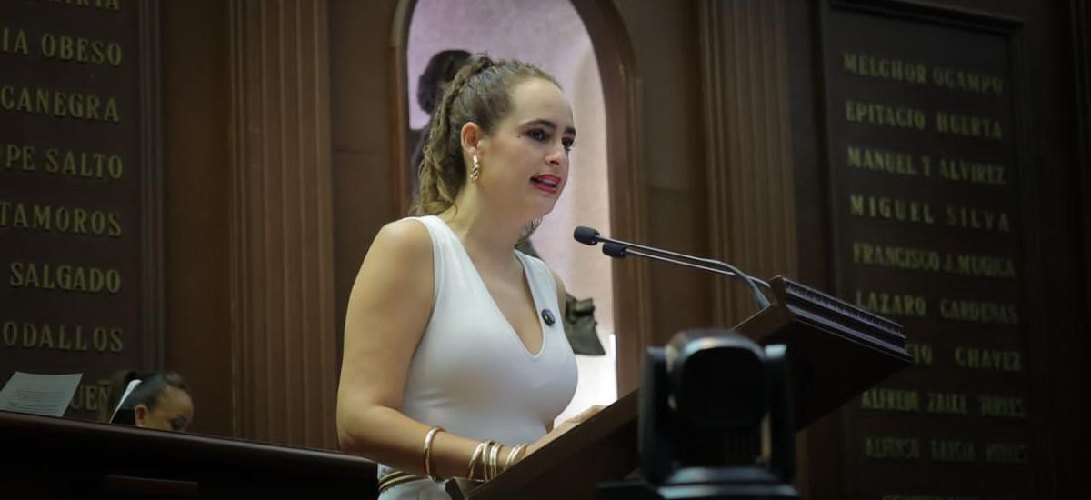 Luciernaga noticias | Celebra Sandra Ruiz...