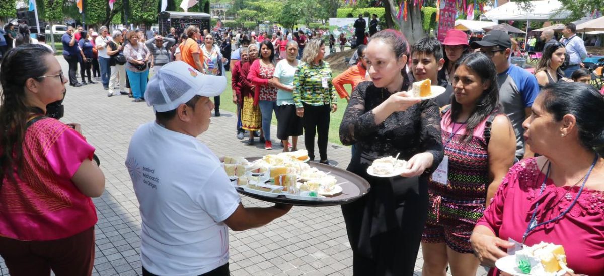 Luciernaga noticias | Pastel gigante para...