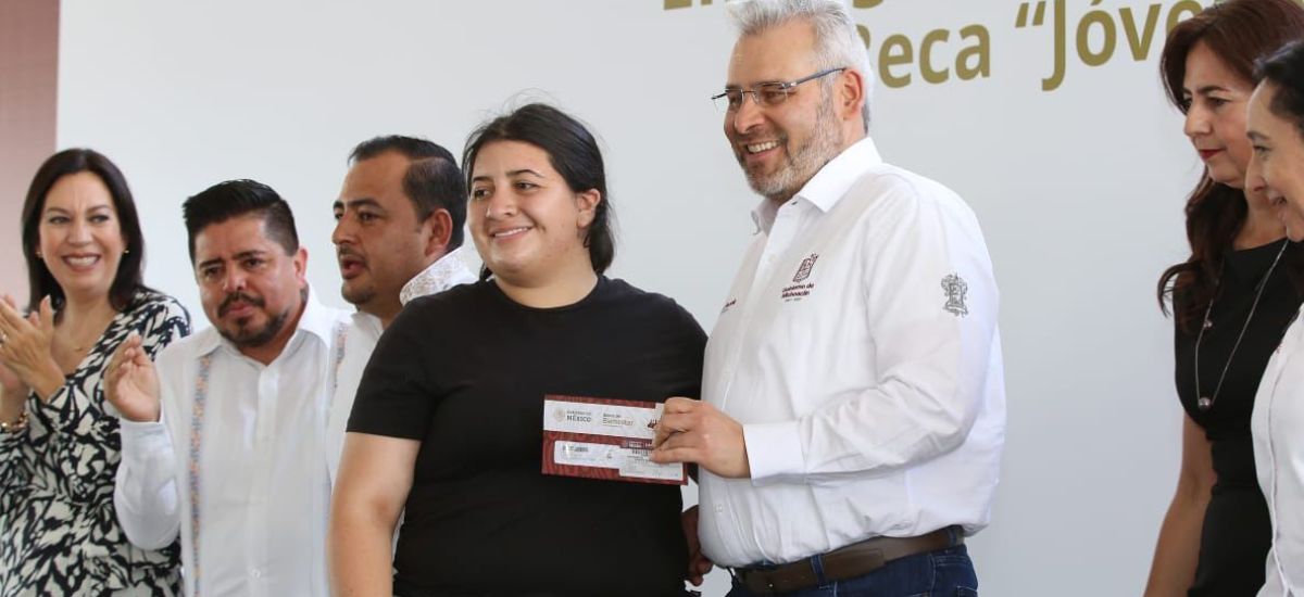 Luciernaga noticias | Entrega Bedolla tarj...