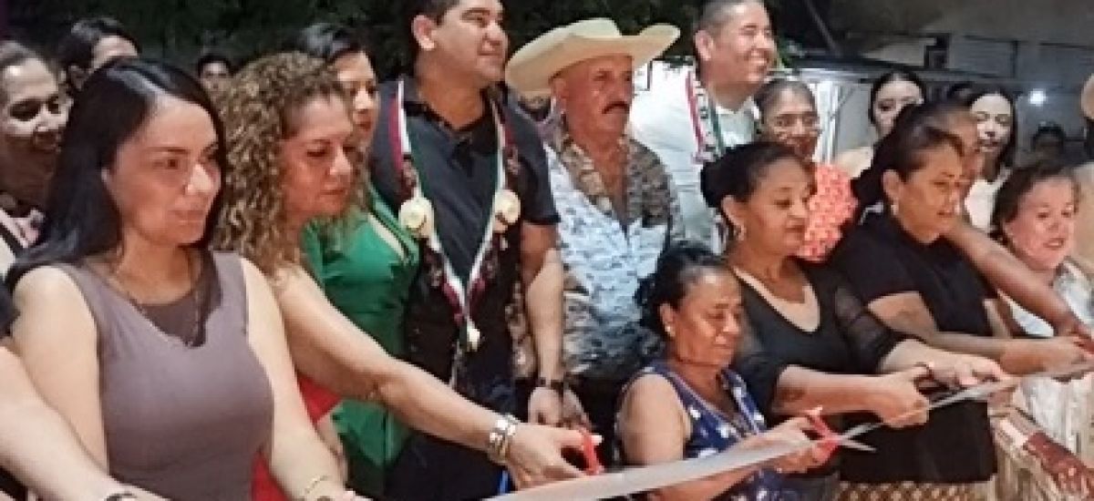 Luciernaga noticias | Pablo Varona entrega...