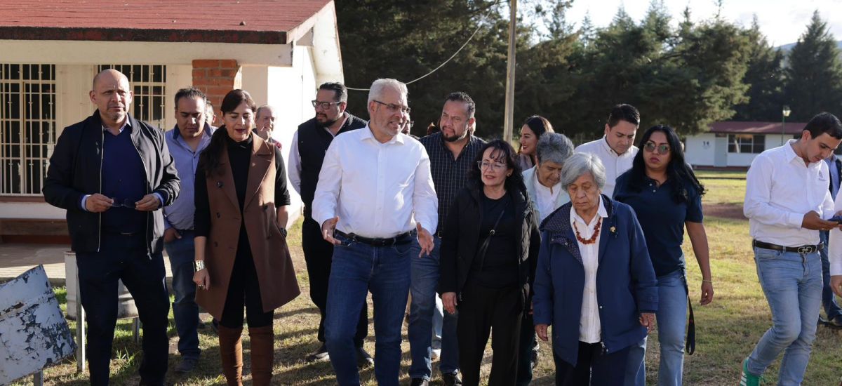 Luciernaga noticias | Bedolla y rectora de...