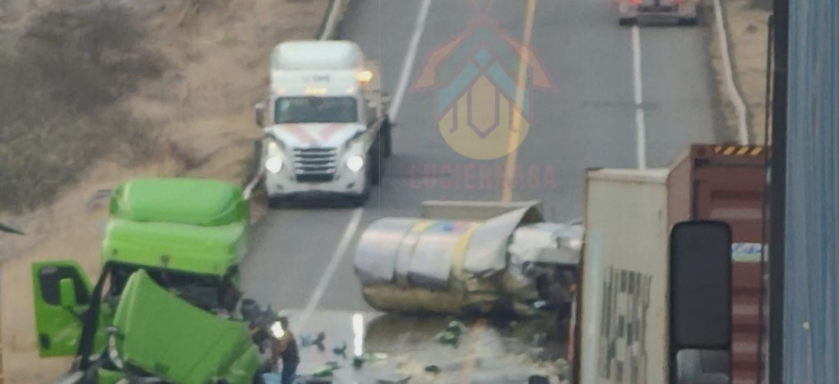 Luciernaga noticias | Colisión de camión y...