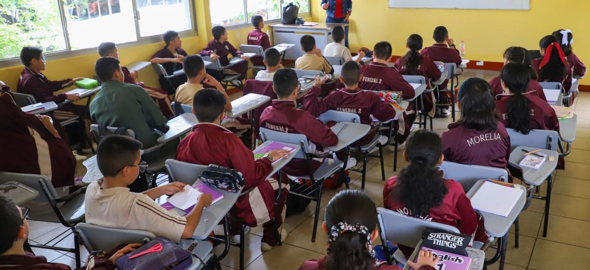 Luciernaga noticias | 1.2 millones de alum...