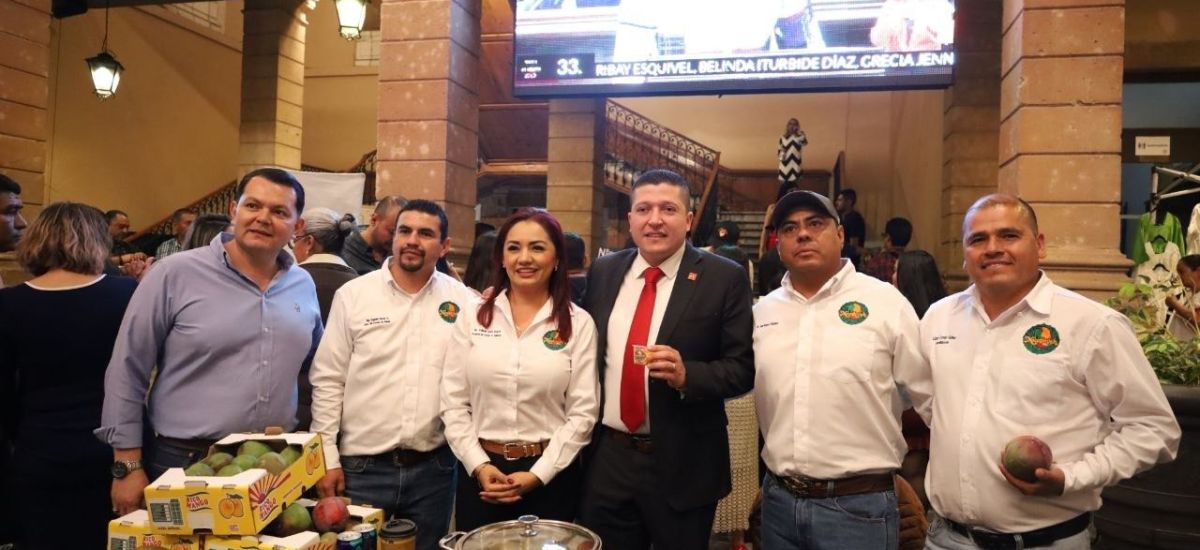 Luciernaga noticias | Celebra Vicente Góme...