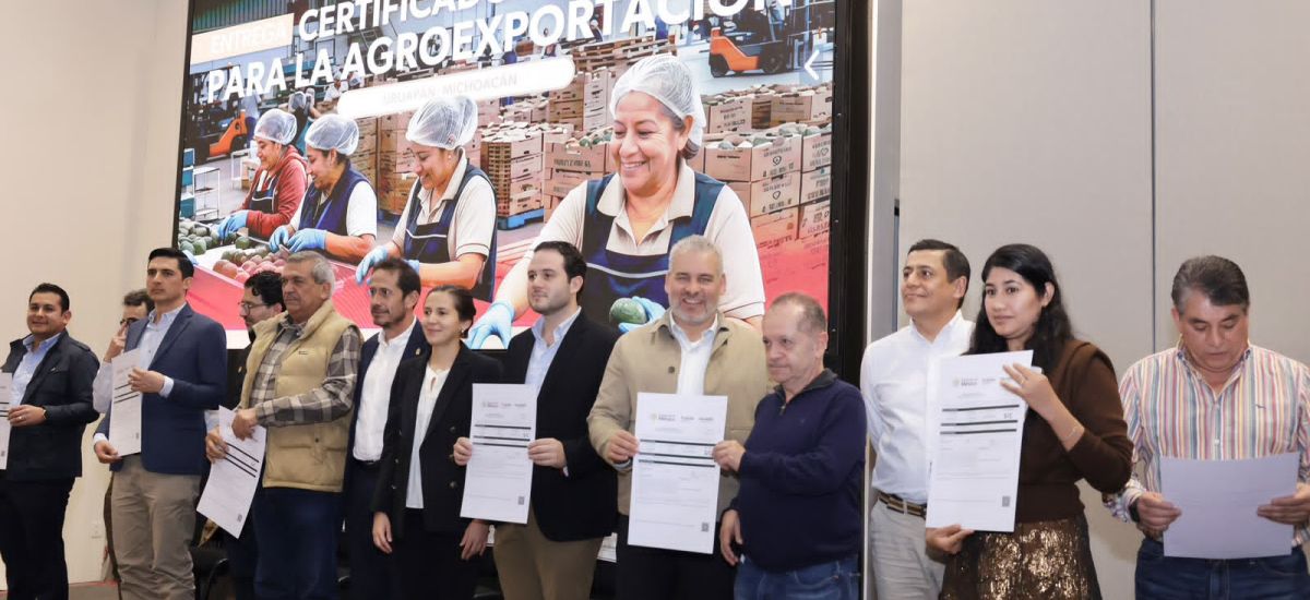 Luciernaga noticias | Bedolla entrega cert...