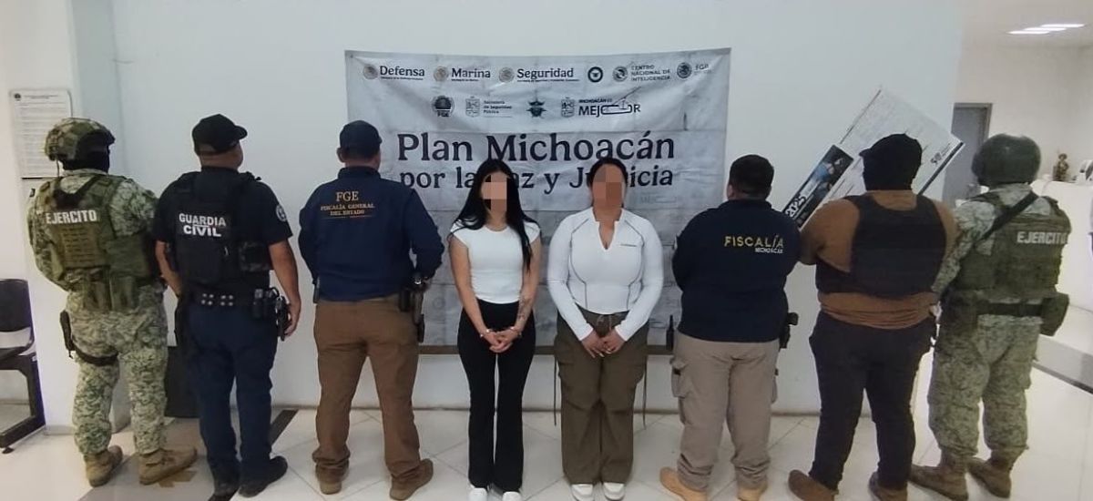 Luciernaga noticias | Dos mujeres con orde...