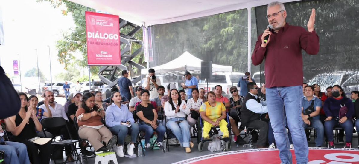 Luciernaga noticias | Bedolla destaca al T...